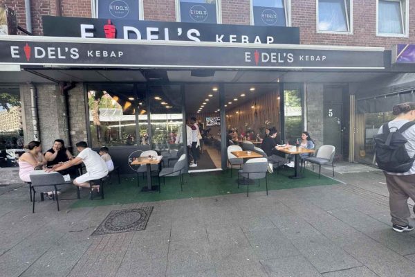 Uzun Kuyruklar, Sıcak Karşılama: Eidel’s Kebap’ta Yoğun İlgi