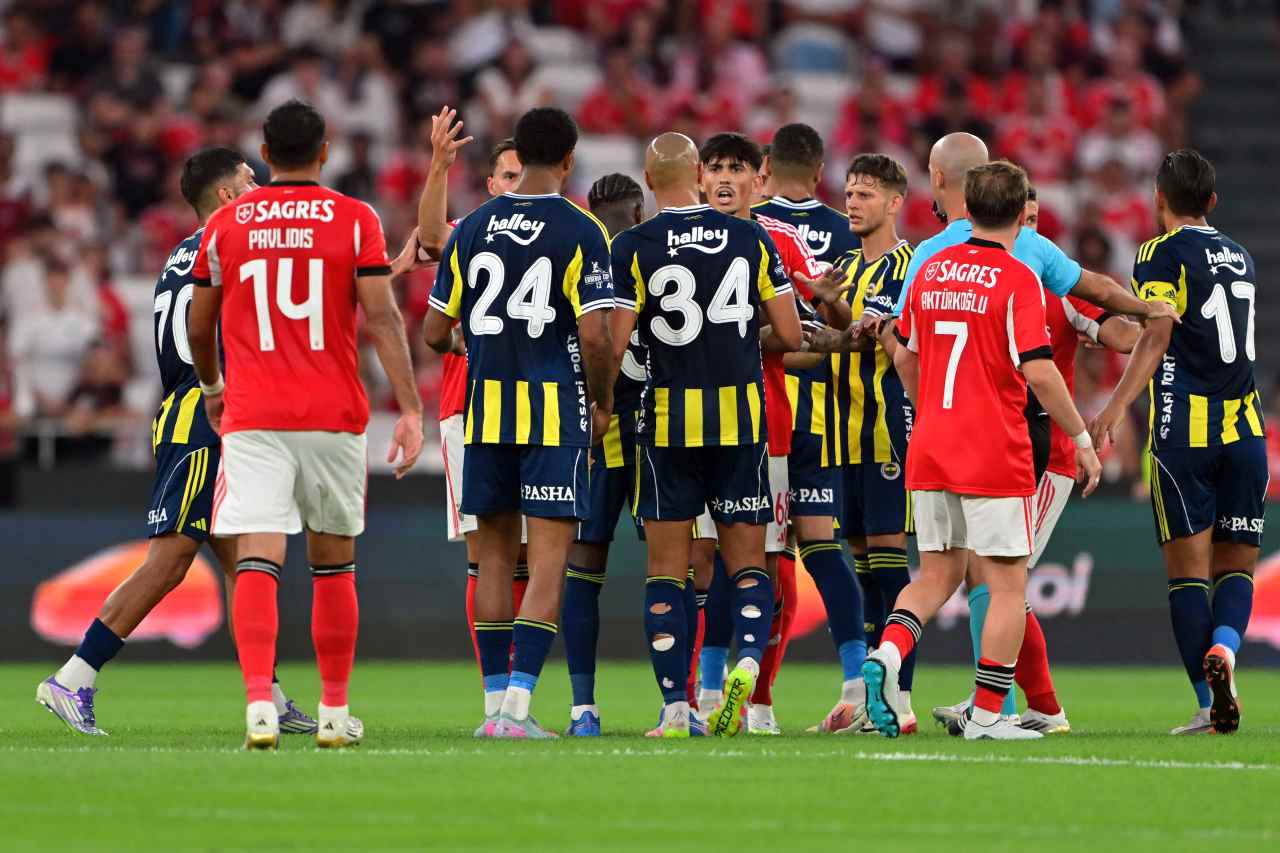 Benfica- Fenerbahçe Fenerbahçe’den Zorlu Prova: Eusebio Kupası’nda Benfica’ya 3-2 Mağlup Oldu