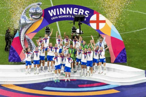 Kadınlar Avrupa Futbol Şampiyonası’nı üst üste ikinci kez İngiltere kazandı