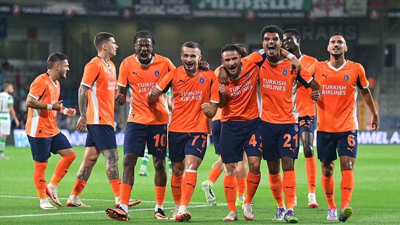 Başakşehir, UEFA Konferans Ligi’nde Cherno More’yi farklı yenerek 3. tura yükseldi