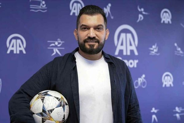 143 yıllık Alman kulübünü Türkler şampiyon yaptı