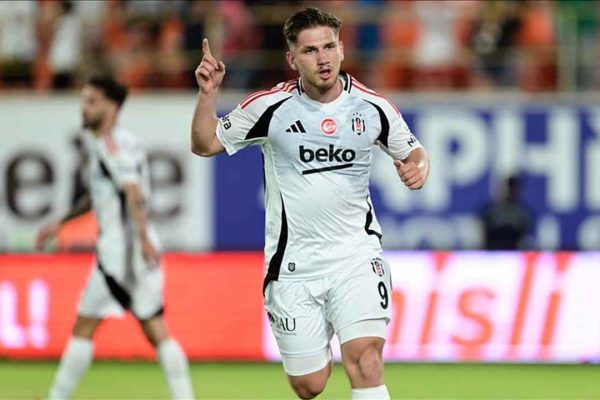 Beşiktaş’ta Semih Kılıçsoy, satın alma opsiyonuyla İtalya ekibi Cagliari’ye kiralandı