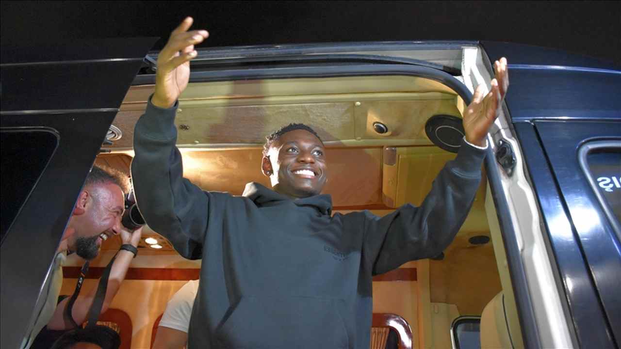 Bordo-mavililerin prensipte anlaşmaya vardığı Kazeem Olaigbe, Trabzon’a geldi