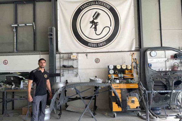 HÜBBE Fahrzeuglackierung GmbH – Hamburg’da Boya Ustalığının Yeni Adresi: Abdulkerim Hübbe