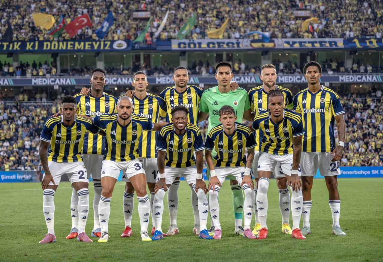 Fenerbahçe - Feyenoord Fenerbahçe, Feyenoord’u 5 golle geçerek adını play-off turuna yazdırdı