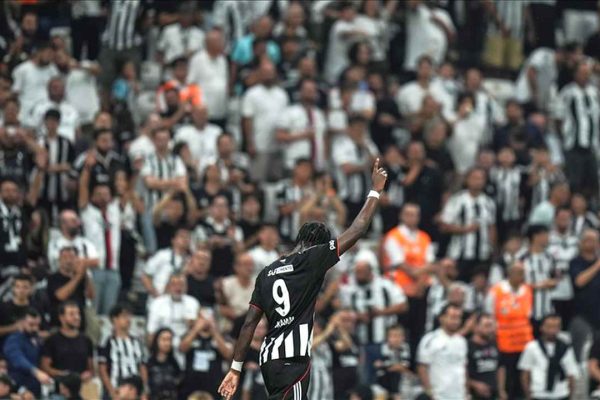 Beşiktaş, UEFA Konferans Ligi’nde play-off turuna yükseldi