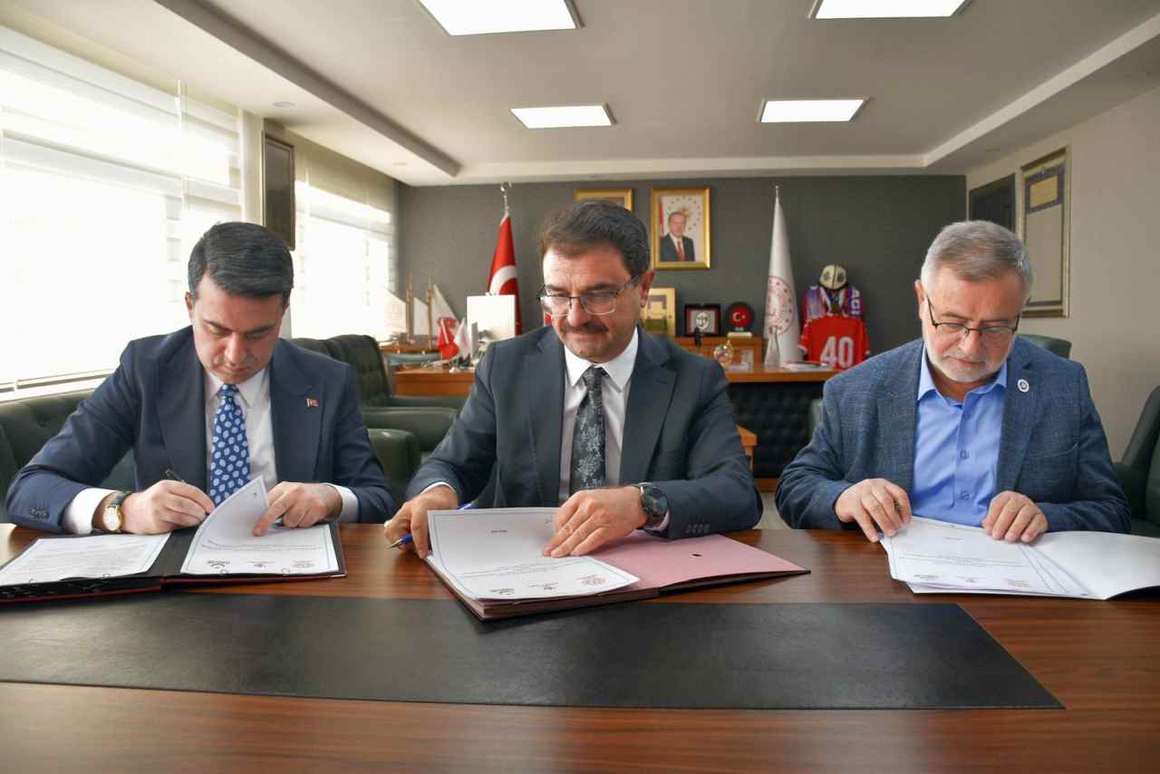 fubolexpress_2022_14536 MEB, YTB ve TDV Arasında “Uluslararası Anadolu İmam Hatip Liseleri İş Birliği Protokolü” İmzalandı