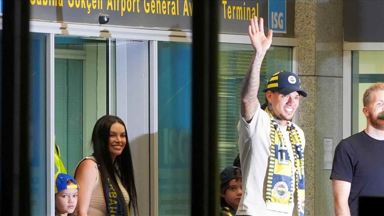 fubolexpress_2022_14634 Fenerbahçe, Ederson ile 3+1 yıllık sözleşme imzaladı