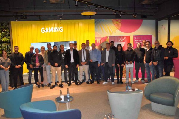 Geschäftstreffen in Hamburg: Telekom, Hanseatic Pos-Cash und Restablo laden Arbeitgeber ein