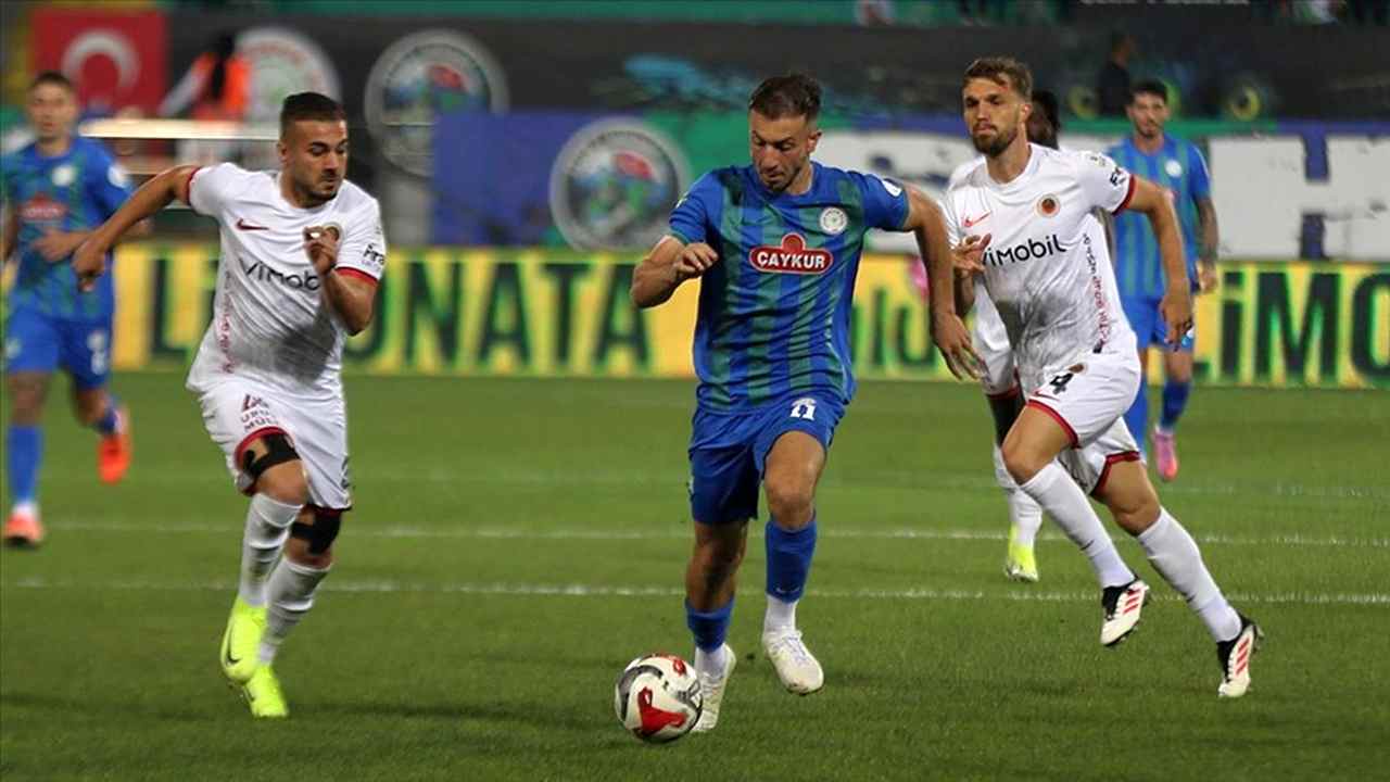 fubolexpress_2022_14760 Çaykur Rizespor sahasında Gençlerbirliği’ni 1-0 yendi