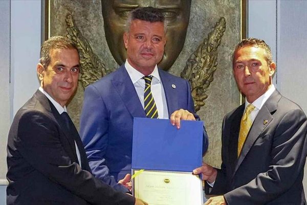 Fenerbahçe Başkanı Sadettin Saran ve yönetim kurulu üyeleri mazbatalarını aldı