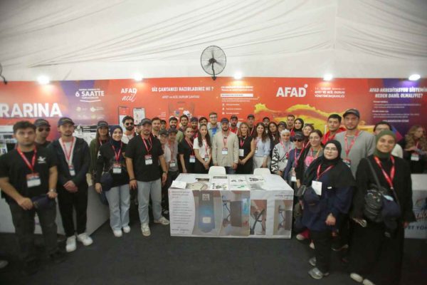 YURT DIŞINDAN GENÇLER VE ULUSLARARASI ÖĞRENCİLER YTB EV SAHİPLİĞİNDE TEKNOFEST’TE