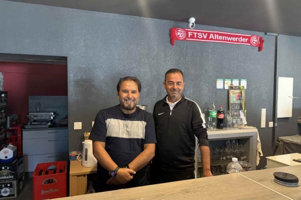 Altenwerder’in Yeni Başkanı Muharrem Tan Takdir Topluyor