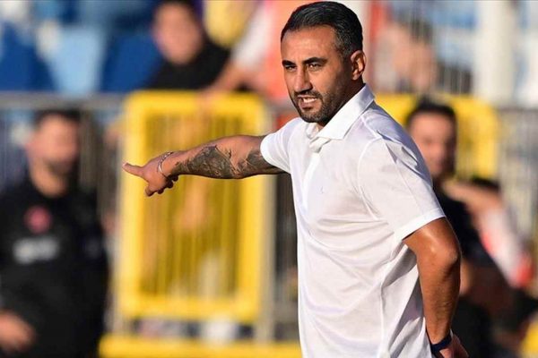 Eyüpspor Teknik Direktörü Selçuk Şahin, istifa etti