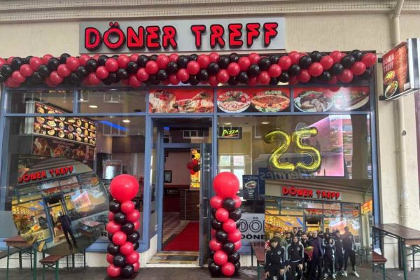 Döner Treff 25. Yılını Coşkuyla Kutladı