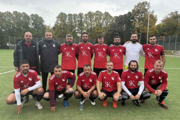 Ü40 Kupasında Şimşek Çakmadı!