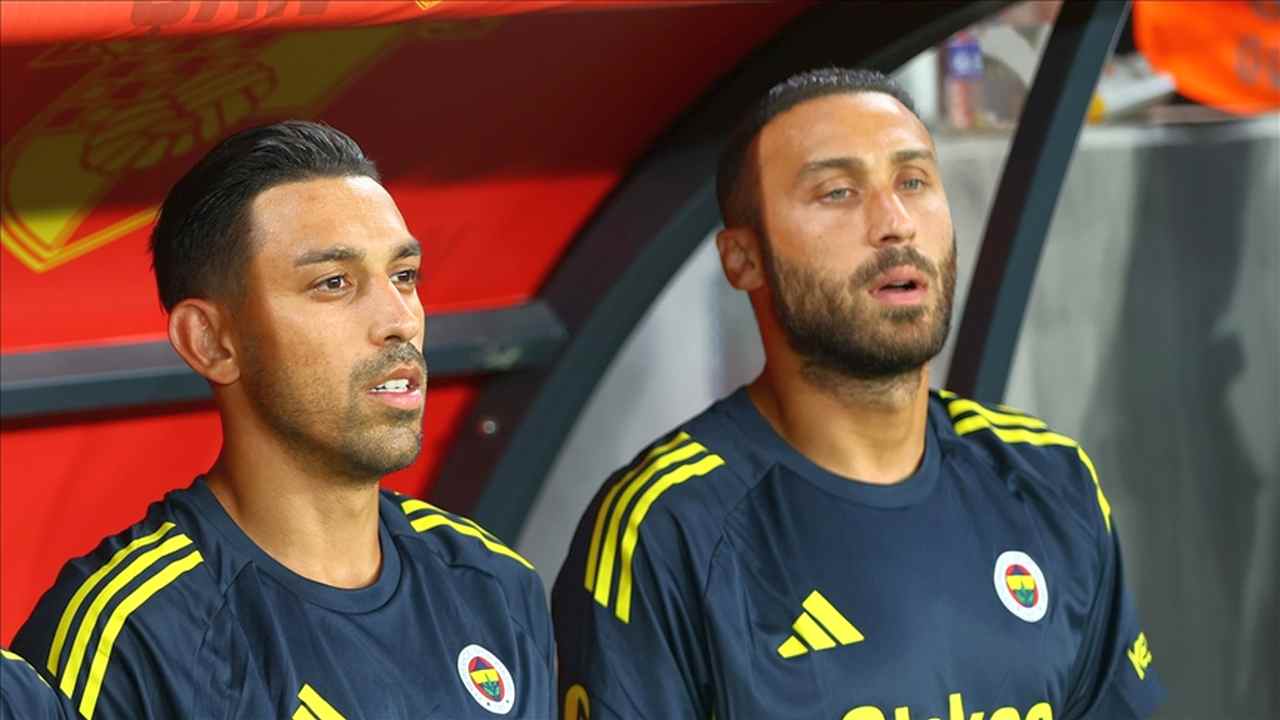 Fenerbahçe’de İrfan Can Kahveci ve Cenk Tosun kadro dışı bırakıldı