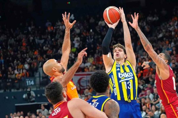 Basketbol Süper Ligi’nde derbinin galibi Fenerbahçe Beko