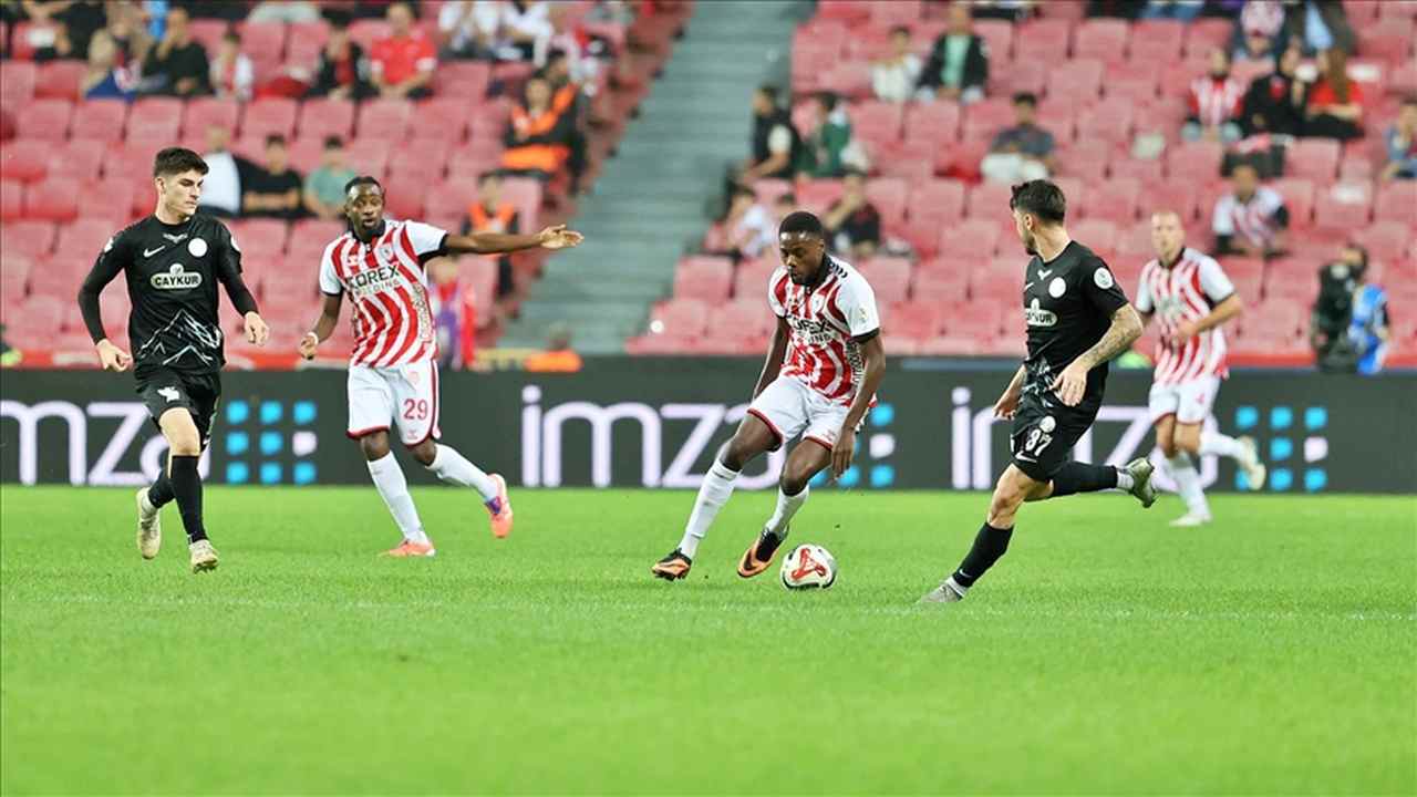 fubolexpress_2022_15398 Samsunspor ile Çaykur Rizespor haftayı 1’er puanla kapattı