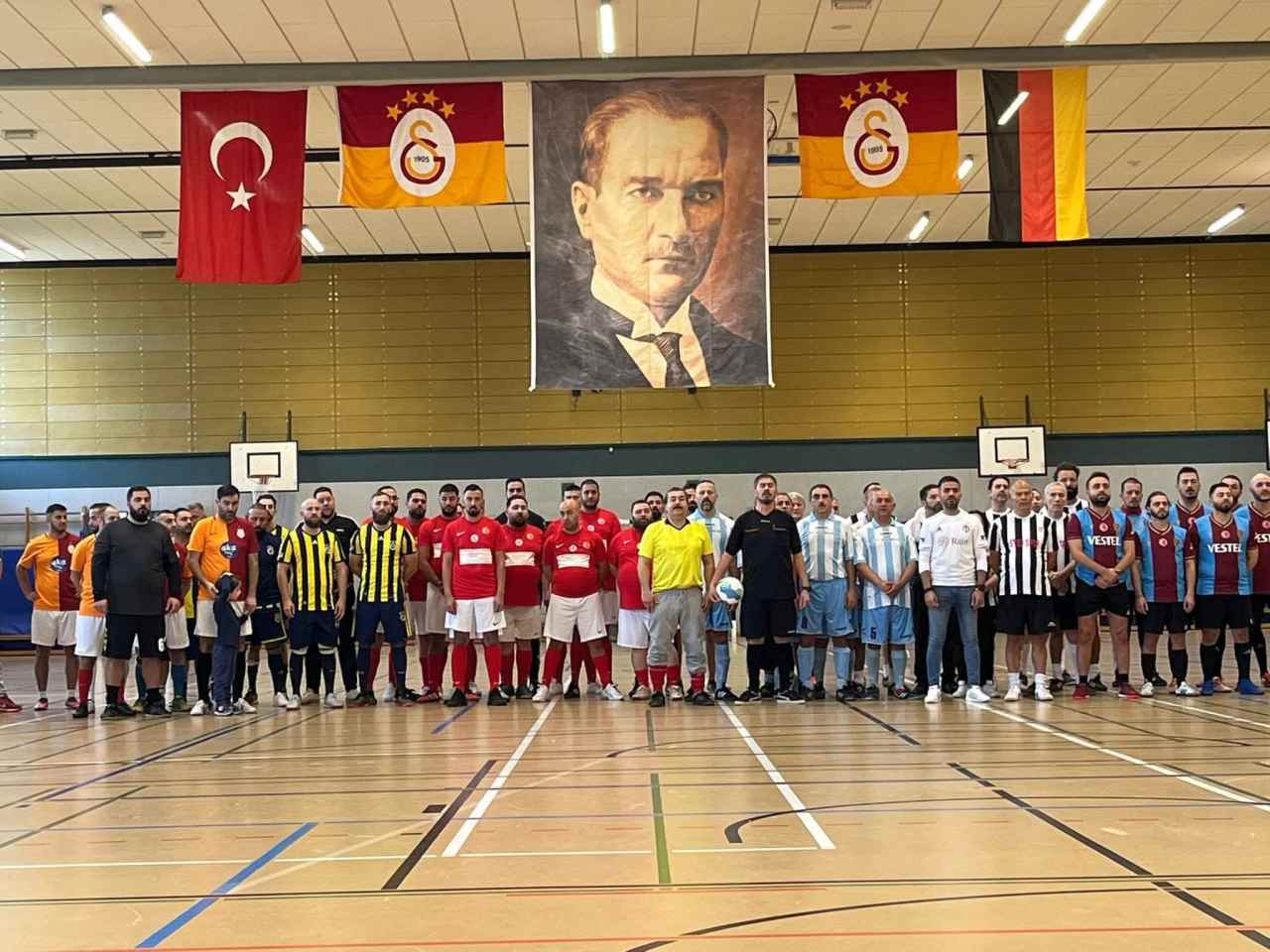 Cumhuriyet Coşkusu Salonda Yaşanacak