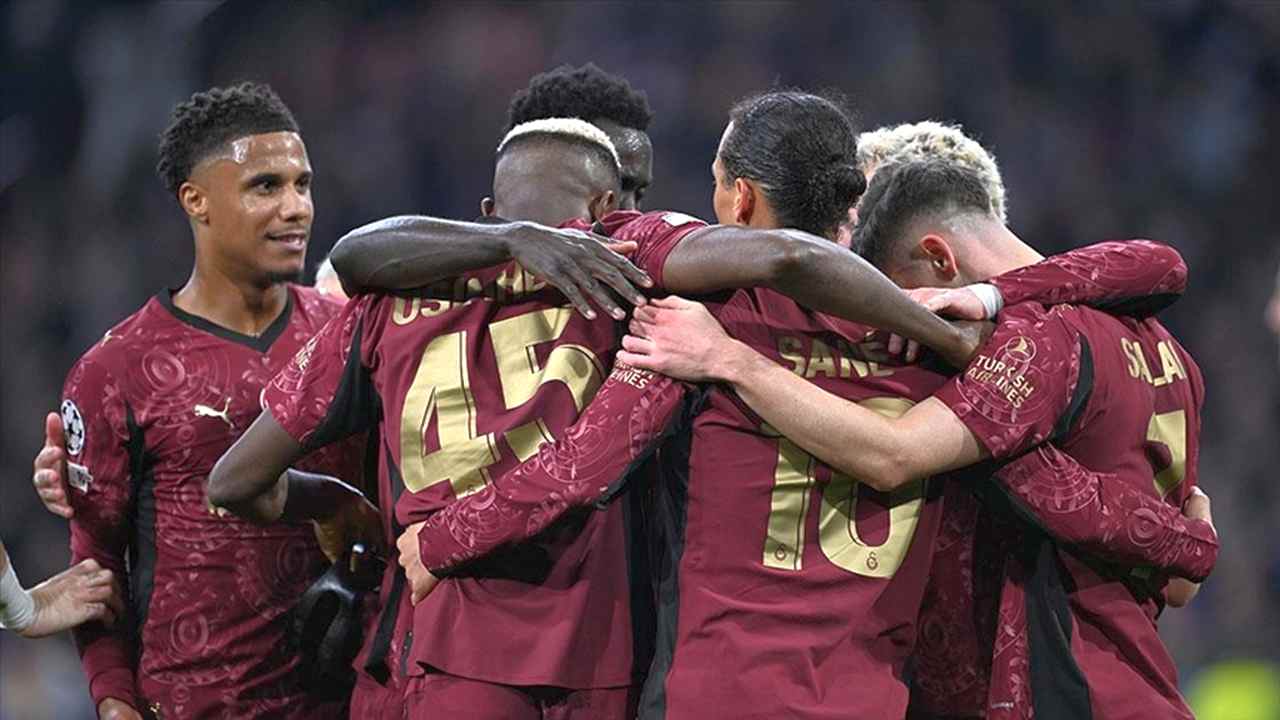 Galatasaray, Osimhen’in 3 golüyle Ajax’ı deplasmanda yendi