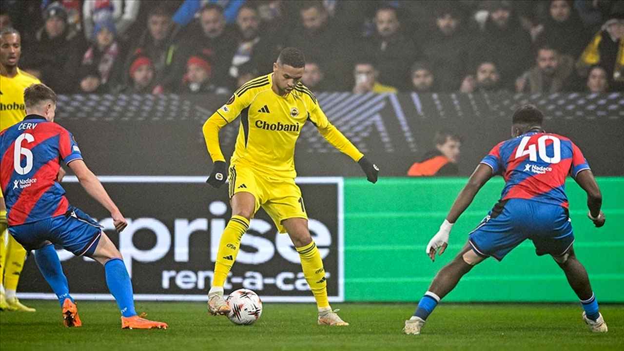 VAR İzledi, Taraftar İsyan Etti! Fenerbahçe’ye Avrupa’da Yine Adalet Yok