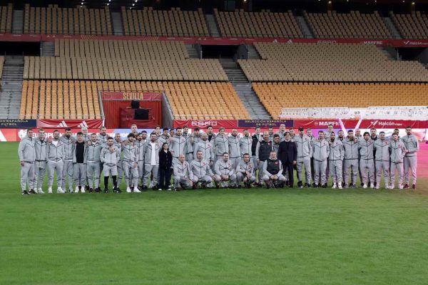 A Milli Futbol Takımı, La Cartuja Stadı’nda yürüyüş yaptı
