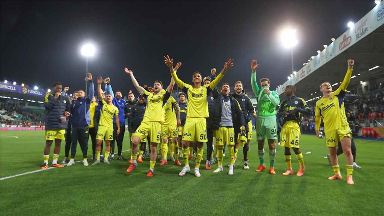 Rize’de Gollü Gece: Fenerbahçe Üç Puanı Beş Golle Aldı