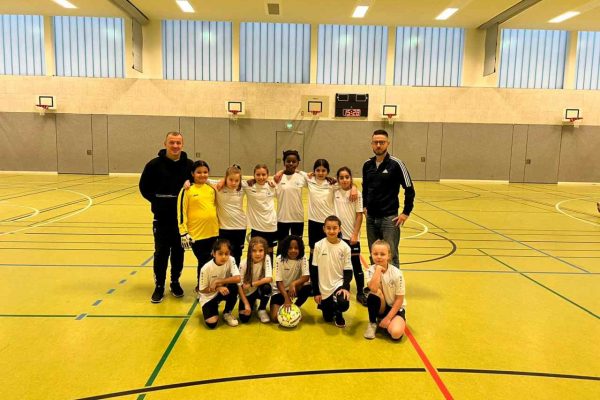 ESV Einigkeit Kızları Parladı