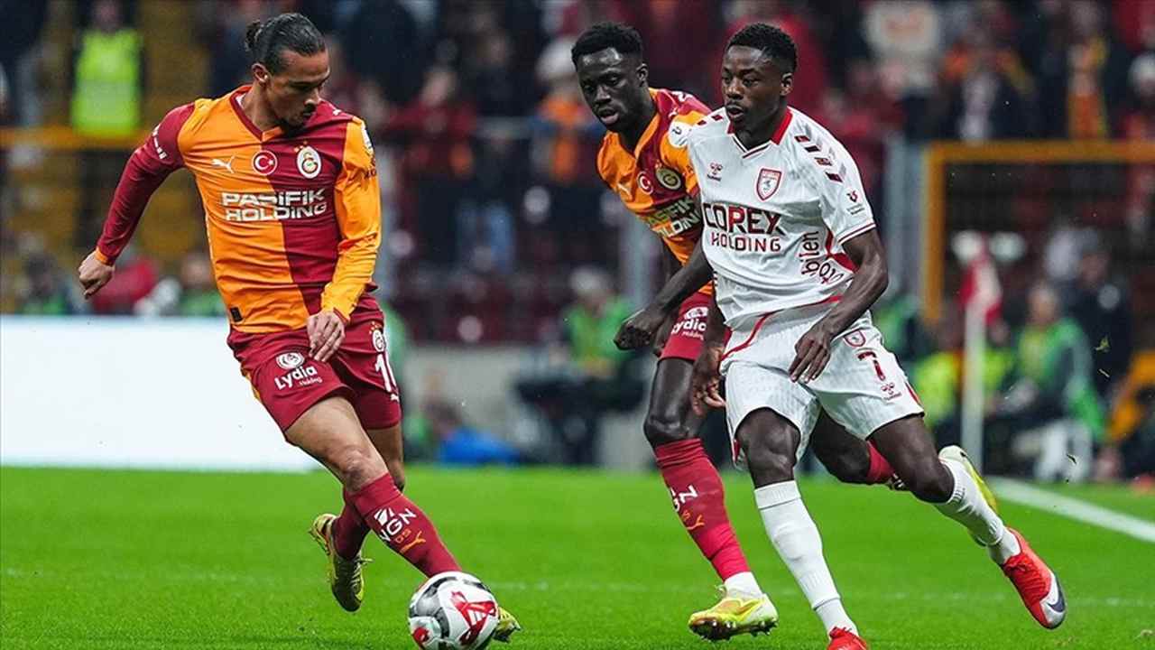 fubolexpress_2022_15900 Galatasaray, Osimhen’in uzatmadaki röveşata golüyle Samsunspor’u 3-2 yendi