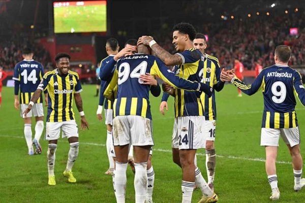 Brann’ı deplasmanda 4-0 yenen Fenerbahçe, play-off için avantaj yakaladı