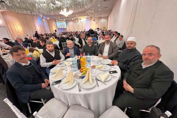 Hamburg’da Mekke’nin Fethi Gecesi Programına Büyük İlgi