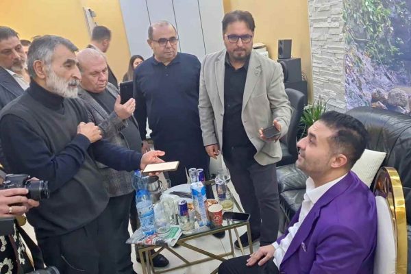 Küçük İbo Hamburg’da Konuştu: “90’lar Değişmez, Sahne Aşkı Bitmez”