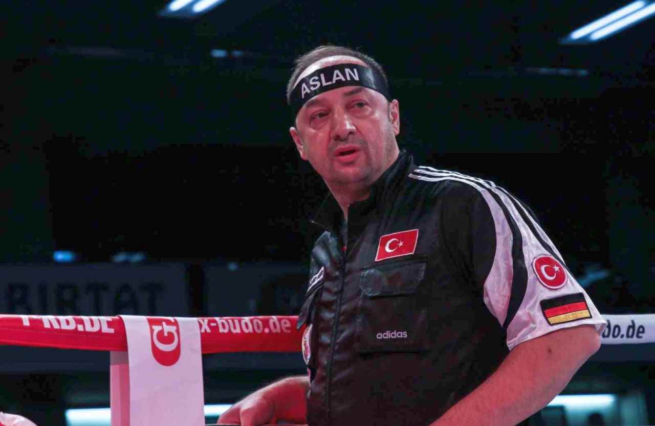 BÜLENT BAŞER'İN ACI GÜNÜ Boks Camiası Başer Ailesini Yalnız Bırakmadı