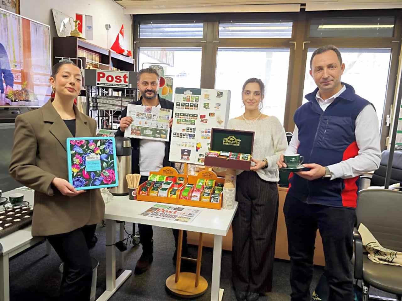 Hamburg’da Ahmad Tea Rüzgârı: Çay Severler Tanıtım Gününde Buluştu