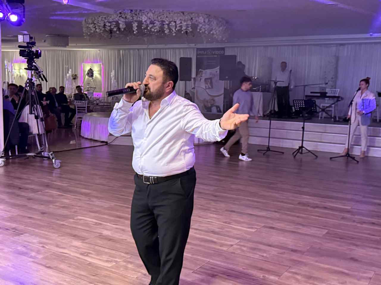 fubolexpress_2022_17350 Hamburg’da Sanat Gecesine Yaşar Kanaş Damgası