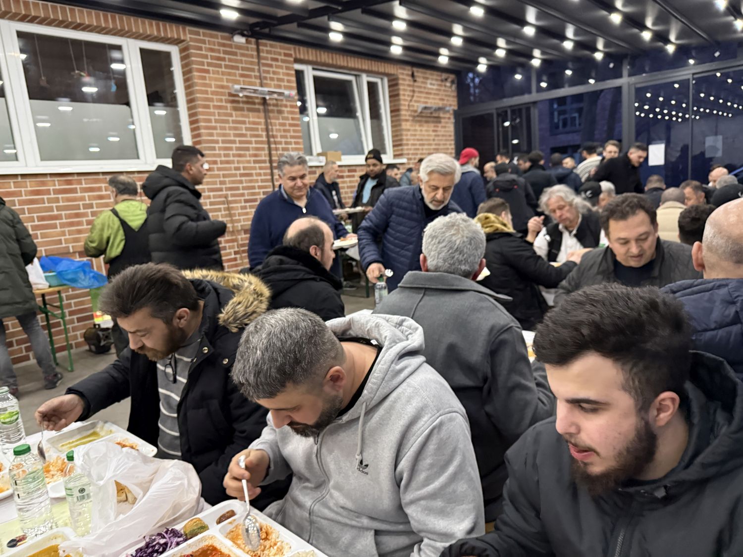 Muradiye Camii’nde Gençlik İftarı