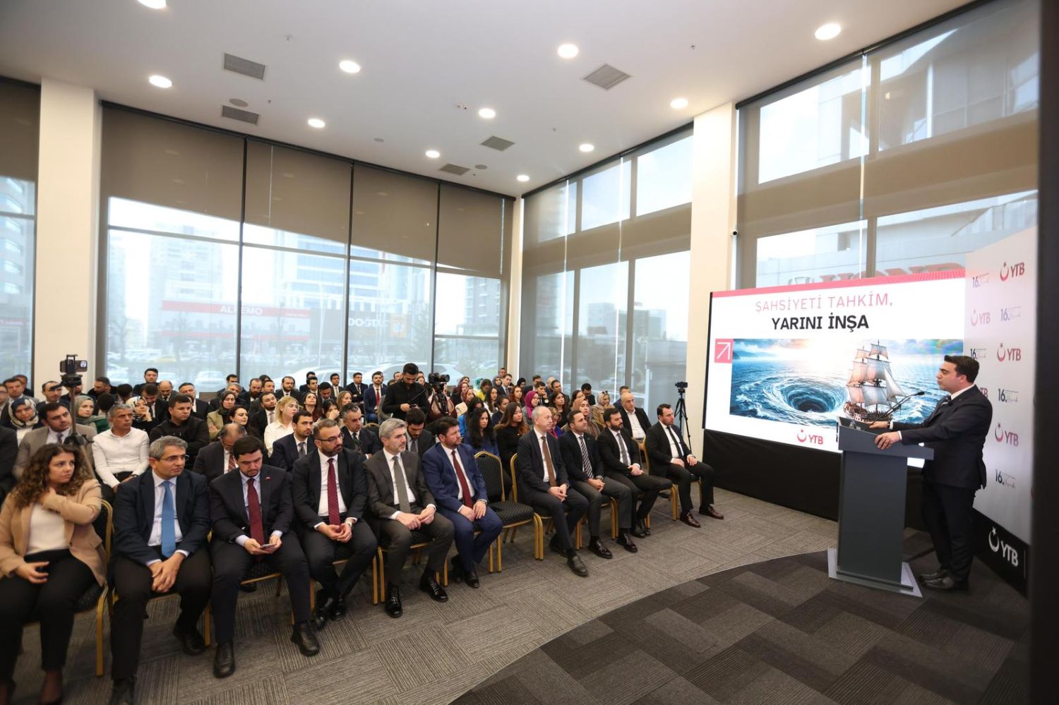 futbolexpress_2022_17363 YTB, “Şahsiyeti Tahkim, Yarını İnşa” vizyonuyla 16. yılını kutladı.