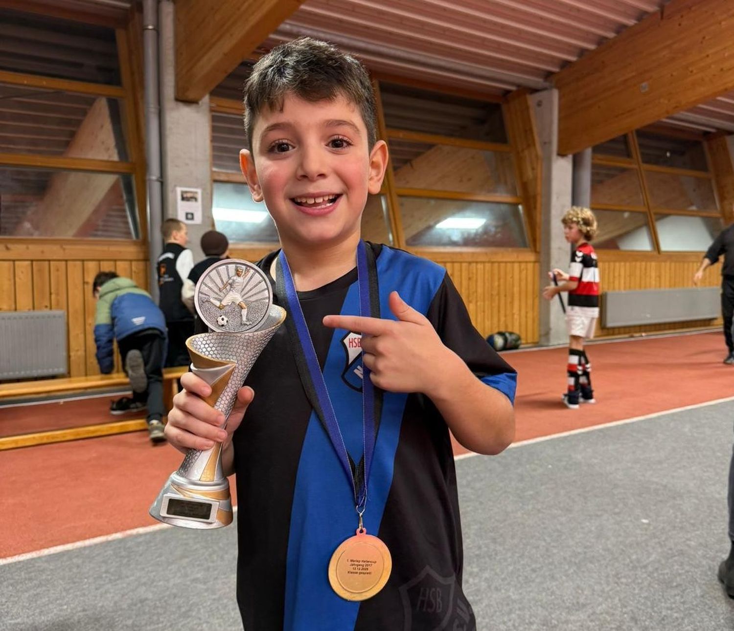 futbolexpress_2022_17367 Minik Kartal İsa Musa Özer Sahalarda Parlıyor