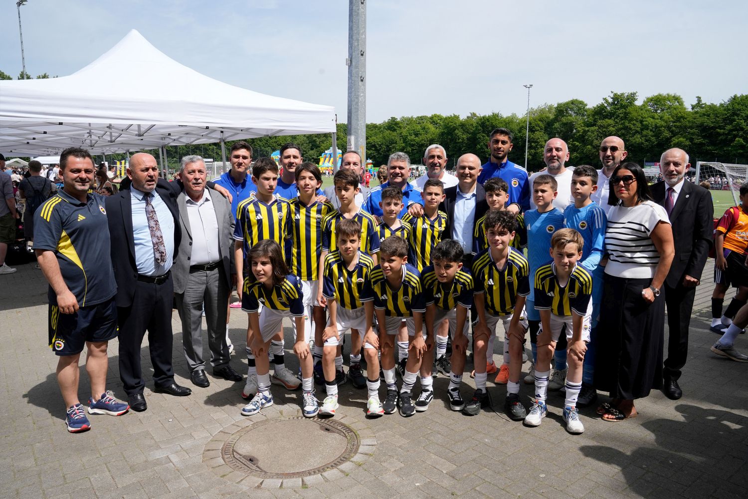 Essen Başkonsolosluğu’nun 60. Yıl Futbol Turnuvası coşkuyla başladı