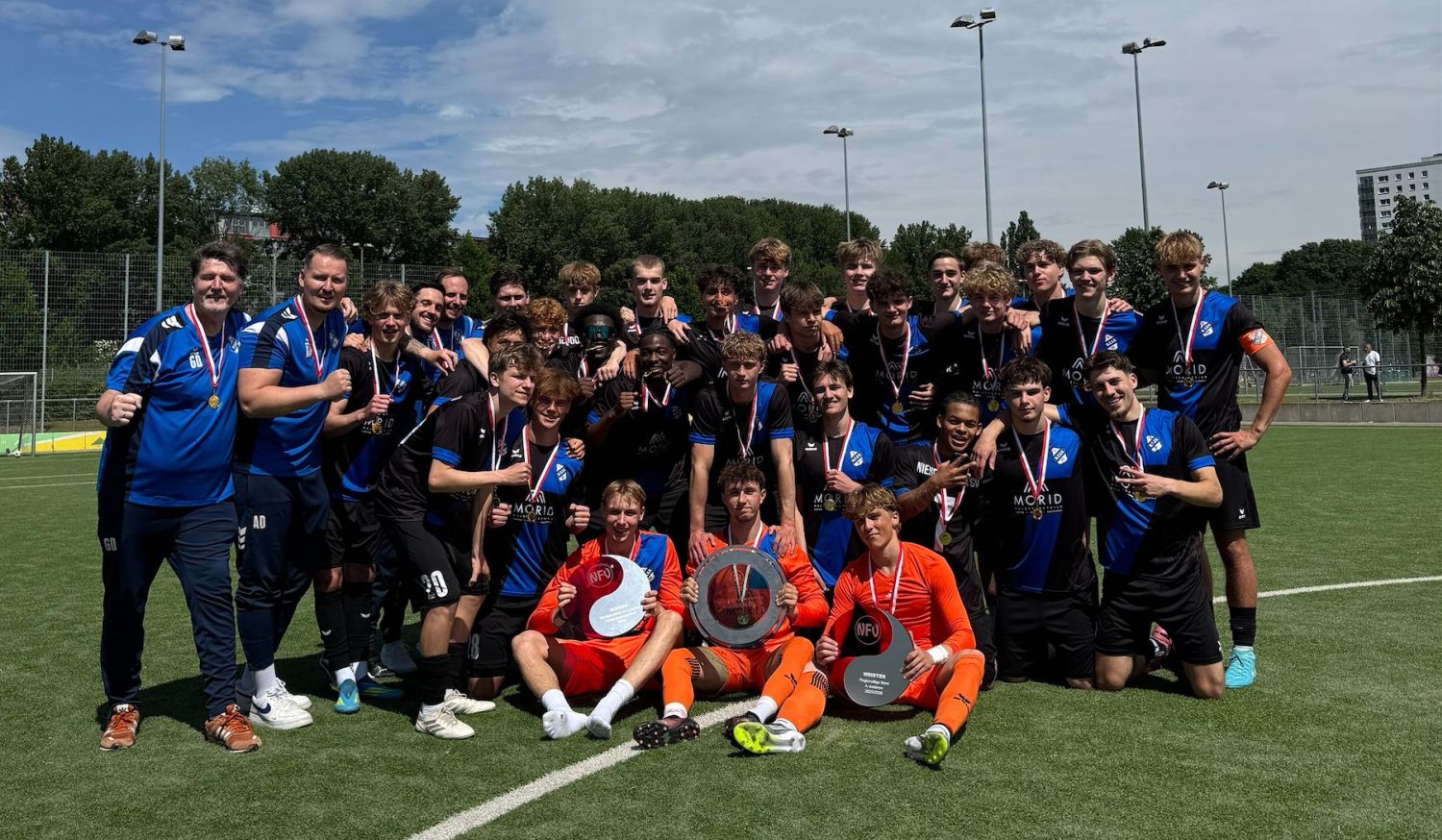 Niendorfer TSV feiert Meistertitel der A-Junioren Regionalliga